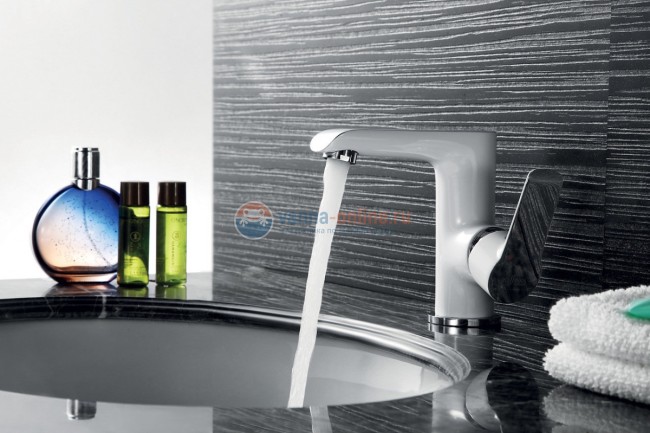 Смеситель Rossinka V35-11 для раковины