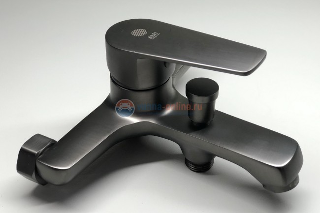 Смеситель Orange Loop M26-100GR для ванны и душа, графит Смеситель Orange Loop M26-100GR для ванны и душа, графит